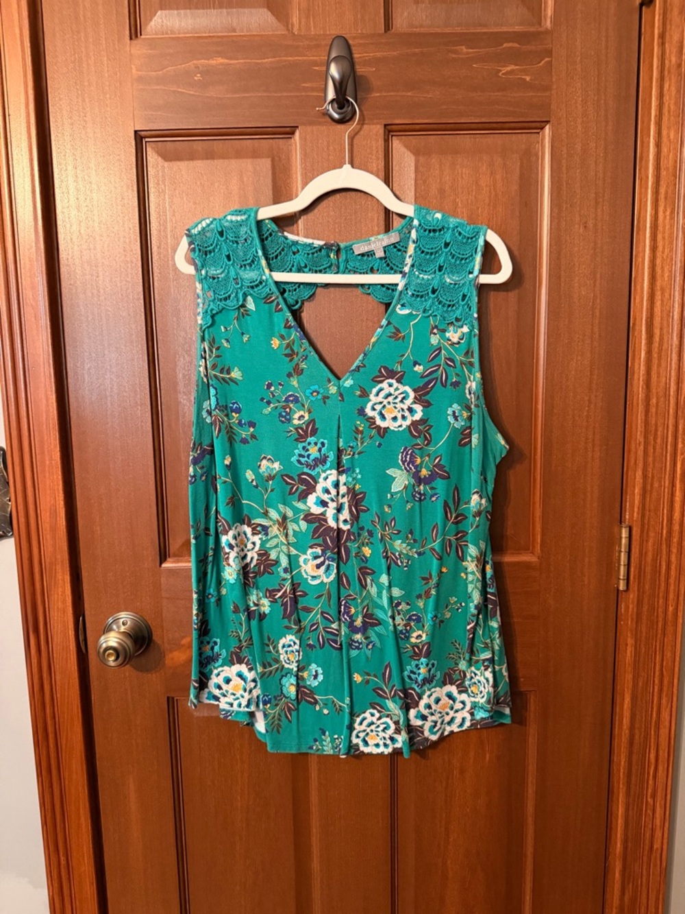 Daniel Rainn Teal Floral Lace-Trim V-Neck Tank